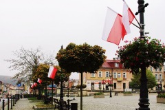 flagi-na-rynku-w-brzesku-1